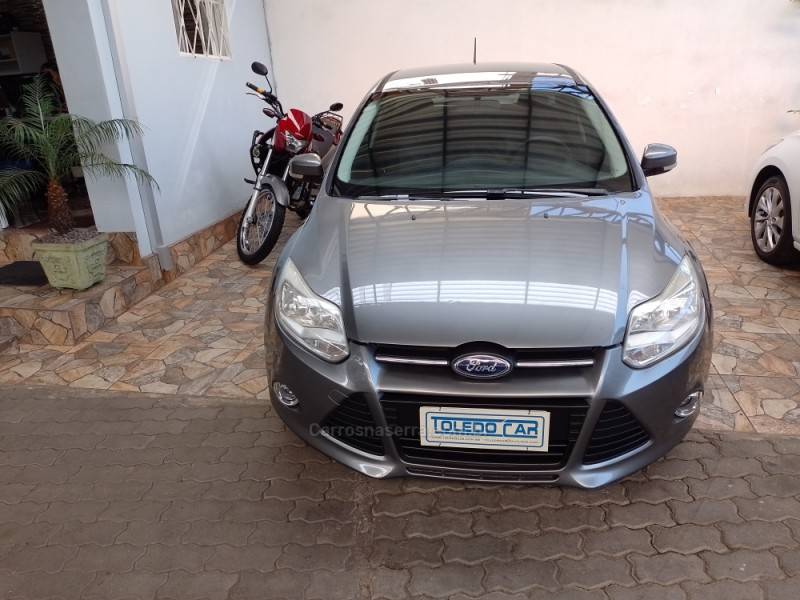 FORD - FOCUS - 2014/2015 - Cinza - R$ 56.900,00