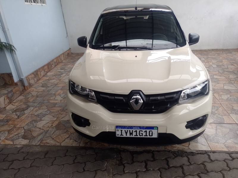 RENAULT - KWID - 2017/2018 - Bege - R$ 42.900,00