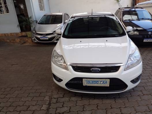 FORD - FOCUS - 2012/2013 - Branca - R$ 44.900,00