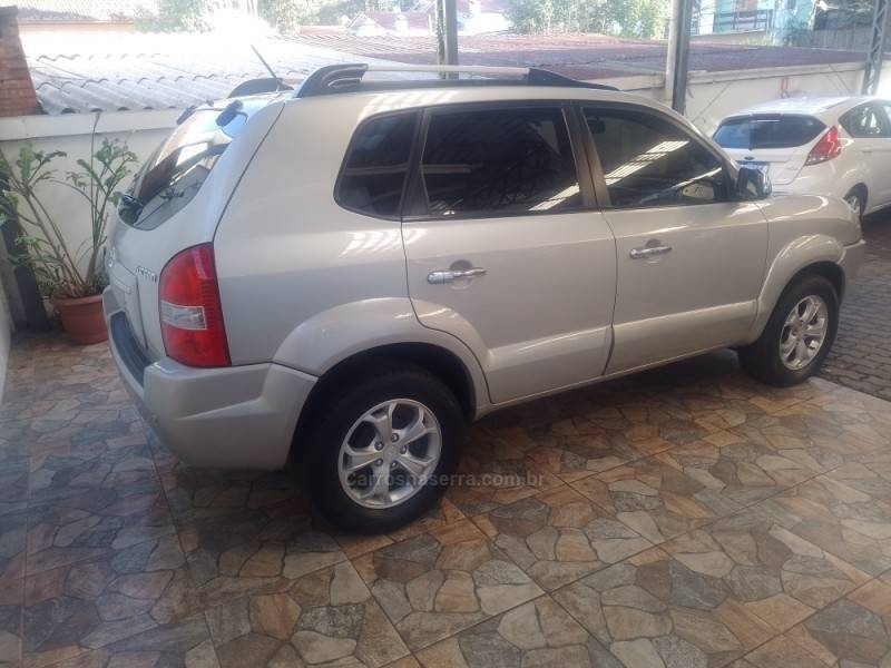 HYUNDAI - TUCSON - 2011/2012 - Prata - R$ 45.900,00