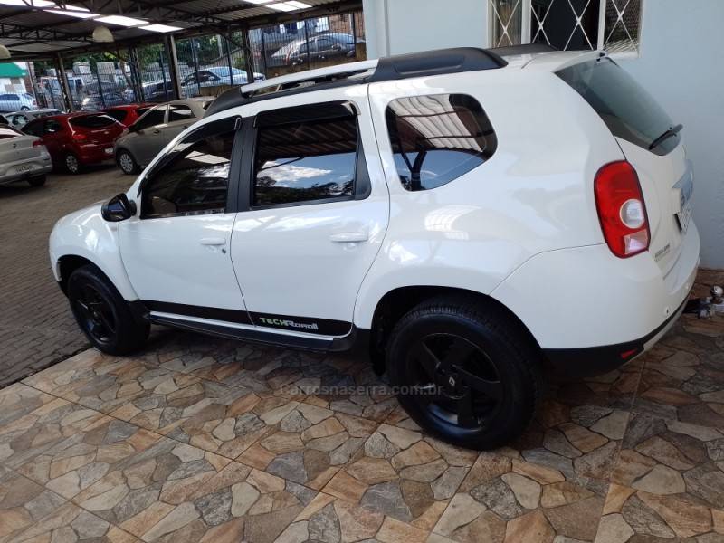 RENAULT - DUSTER - 2012/2013 - Branca - R$ 53.900,00