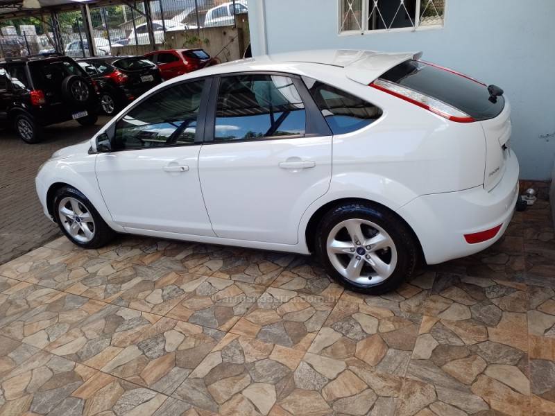 FORD - FOCUS - 2013/2013 - Branca - R$ 40.900,00