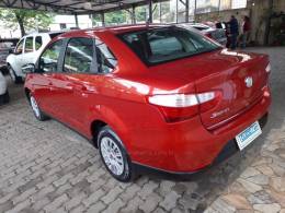 FIAT - GRAND SIENA - 2012/2013 - Vermelha - R$ 38.900,00