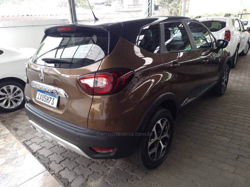 RENAULT - CAPTUR - 2017/2018 - Marrom - R$ 73.900,00