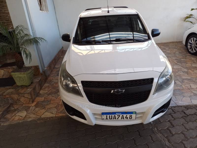 CHEVROLET - MONTANA - 2012/2013 - Branca - R$ 42.900,00