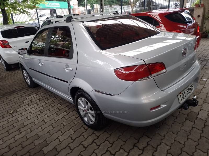 FIAT - SIENA - 2010/2009 - Prata - R$ 27.900,00