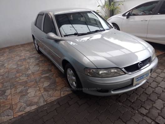 CHEVROLET - VECTRA - 1999/2000 - Prata - R$ 23.900,00