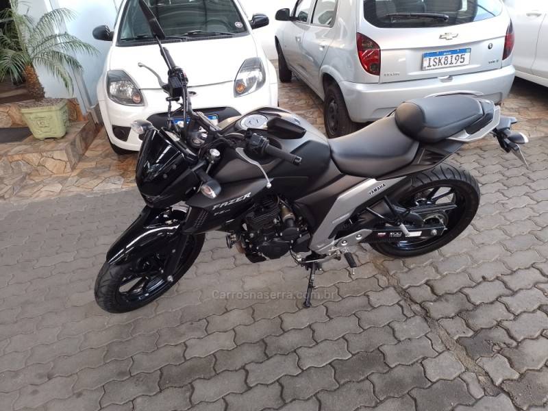 YAMAHA - FAZER - 2022/2022 - Preta - R$ 21.900,00