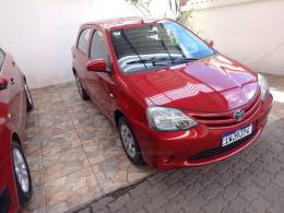 TOYOTA - ETIOS - 2015/2015 - Vermelha - R$ 46.900,00