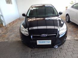 FORD - FOCUS - 2013/2014 - Preta - R$ 55.900,00